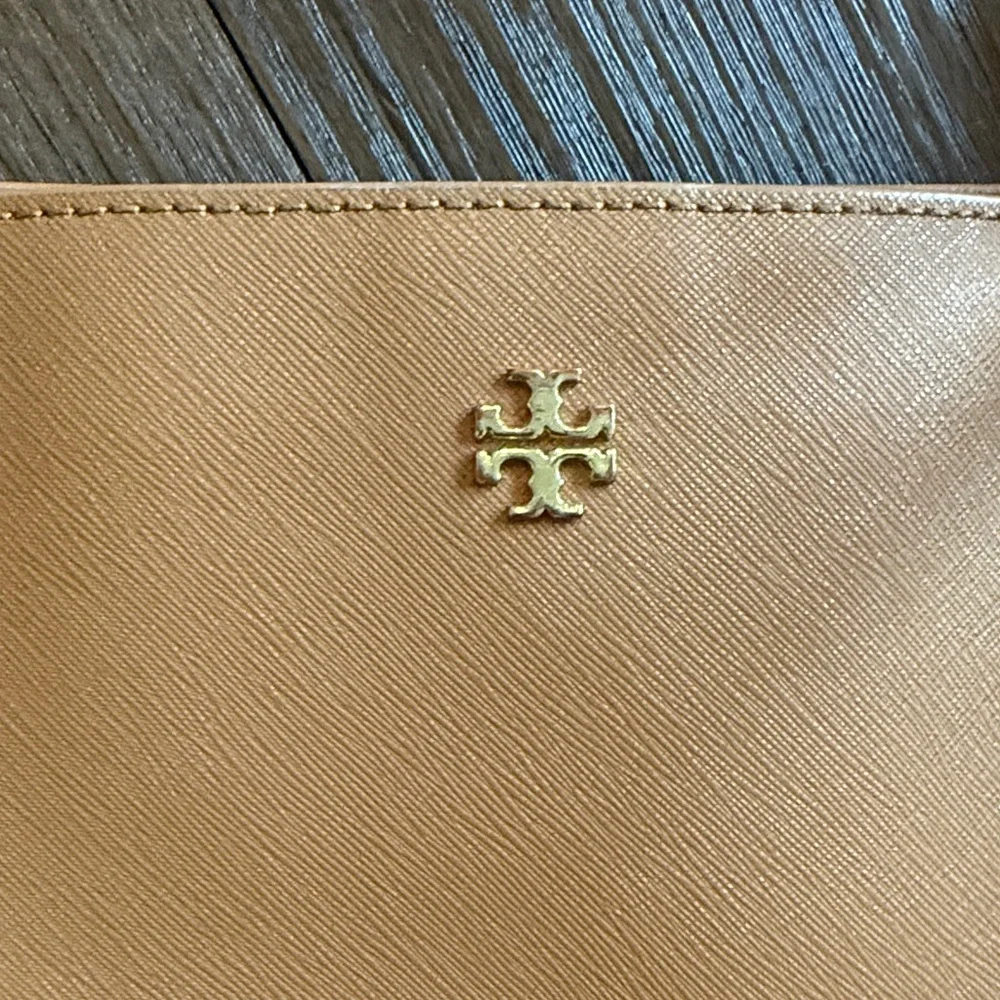 Tory Burch Camel Leather Tote - Picture 6 of 13